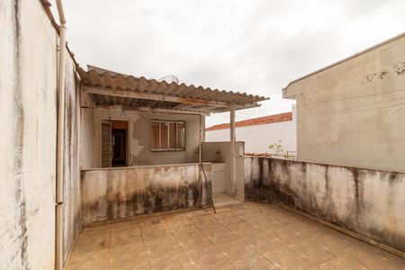 Casa à venda com 125m², 3 quartos e 2 vagas Casa à venda com 125m², 3 quartos e 2 vagasÁrea externa e de serviço casa 2