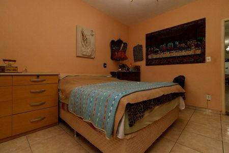 Casa à venda com 125m², 3 quartos e 2 vagas Casa à venda com 125m², 3 quartos e 2 vagasQuarto