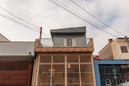 Casa à venda com 125m², 3 quartos e 2 vagas Casa à venda com 125m², 3 quartos e 2 vagasFachada