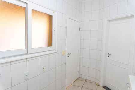 Casa à venda com 284m², 3 quartos e 5 vagas Casa à venda com 284m², 3 quartos e 5 vagasÁrea de Serviço