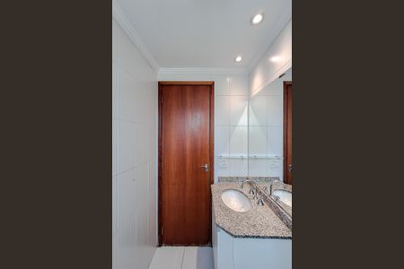 Apartamento à venda com 133m², 3 quartos e 2 vagasBanheiro da Suíte 2