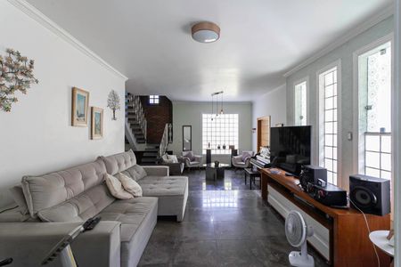 Casa à venda com 326m², 4 quartos e 4 vagasSalas 1 e 2