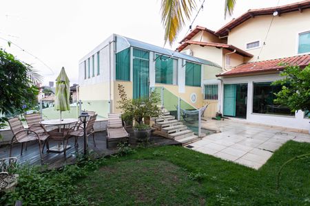 Casa à venda com 326m², 4 quartos e 4 vagasQuintal