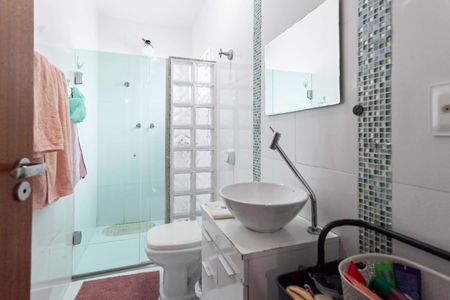 Casa à venda com 326m², 4 quartos e 4 vagasBanheiro da suíte 1