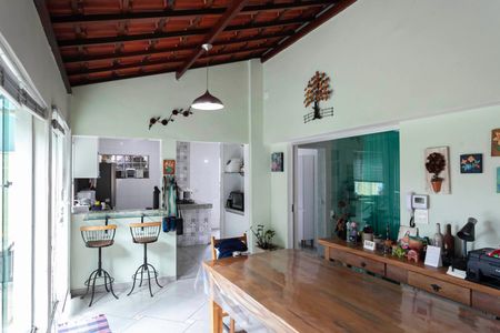 Casa à venda com 326m², 4 quartos e 4 vagasÁrea gourmet