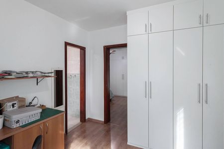 Casa à venda com 326m², 4 quartos e 4 vagasCloset da suíte 2