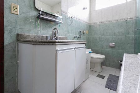 Casa à venda com 326m², 4 quartos e 4 vagasBanheiro da Suíte 2