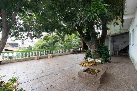 Casa para alugar com 300m², 2 quartos e 2 vagasQuintal