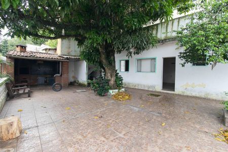 Casa para alugar com 300m², 2 quartos e 2 vagasQuintal