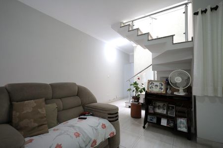 Casa à venda com 158m², 4 quartos e 4 vagasSala