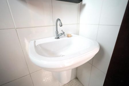 Casa à venda com 158m², 4 quartos e 4 vagasBanheiro 2