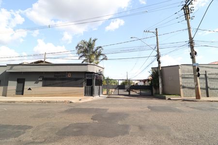 Casa de condomínio para alugar com 210m², 3 quartos e 4 vagasFachada e portaria