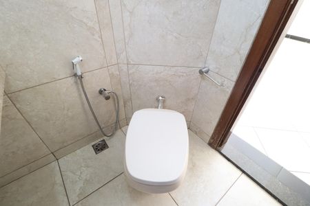 Casa de condomínio para alugar com 210m², 3 quartos e 4 vagasLavabo