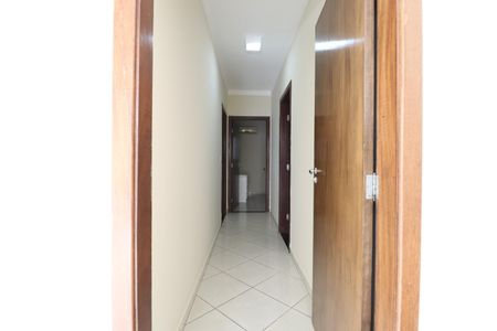 Casa de condomínio para alugar com 210m², 3 quartos e 4 vagasCorredor