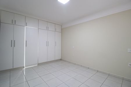 Casa de condomínio para alugar com 210m², 3 quartos e 4 vagasQuarto 3 - Suíte