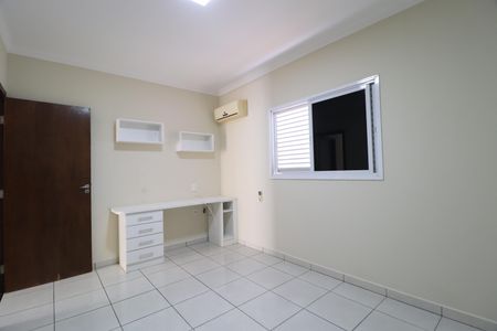 Casa de condomínio para alugar com 210m², 3 quartos e 4 vagasQuarto 2 - Suíte