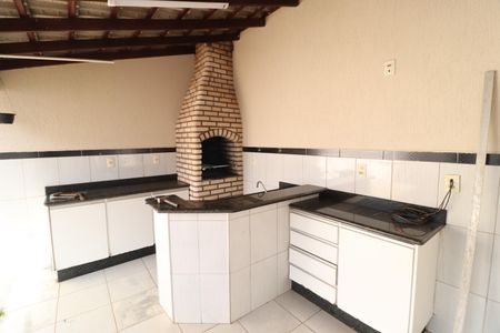 Casa de condomínio para alugar com 210m², 3 quartos e 4 vagasChurrasqueira