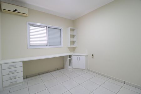 Casa de condomínio para alugar com 210m², 3 quartos e 4 vagasQuarto 1 - Suíte