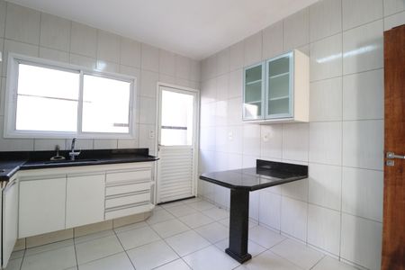 Casa de condomínio para alugar com 210m², 3 quartos e 4 vagasCozinha