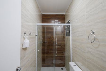 Casa à venda com 79m², 2 quartos e 2 vagasBanheiro da Suíte 2