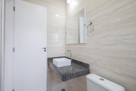 Casa à venda com 79m², 2 quartos e 2 vagasBanheiro da Suíte 1
