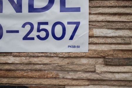 Casa à venda com 79m², 2 quartos e 2 vagasPlaquinha