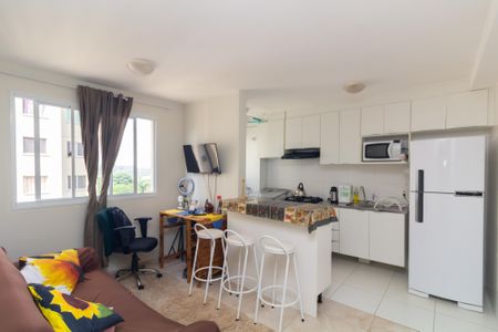 Sala de apartamento para alugar com 2 quartos, 40m² em Jardim Helian, São Paulo