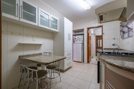 Apartamento para alugar com 93m², 2 quartos e 1 vagaCozinha