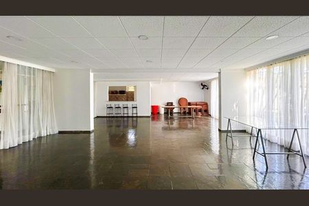 Apartamento à venda com 72m², 3 quartos e 1 vagaSalão de festas