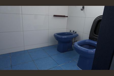 Casa para alugar com 560m², 5 quartos e 6 vagasBanheiro da suíte 1