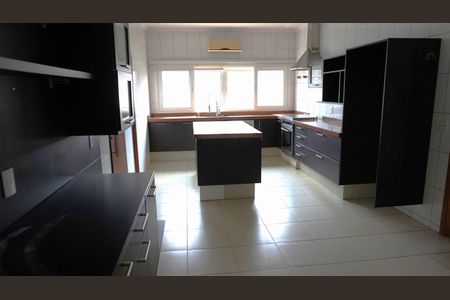 Casa para alugar com 560m², 5 quartos e 6 vagasCozinha