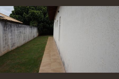 Área externa de casa para alugar com 5 quartos, 560m² em Vila Branca, Jacareí