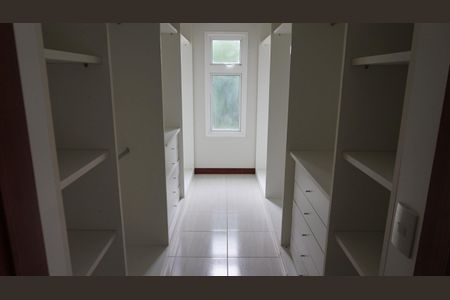 Casa para alugar com 560m², 5 quartos e 6 vagasSuíte 2