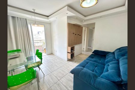 Sala de apartamento para alugar com 2 quartos, 58m² em Vila das Palmeiras, Guarulhos