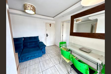 Sala de apartamento para alugar com 2 quartos, 58m² em Vila das Palmeiras, Guarulhos