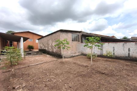 Casa à venda com 171m², 3 quartos e 4 vagas Casa à venda com 171m², 3 quartos e 4 vagasQuintal - Garagem