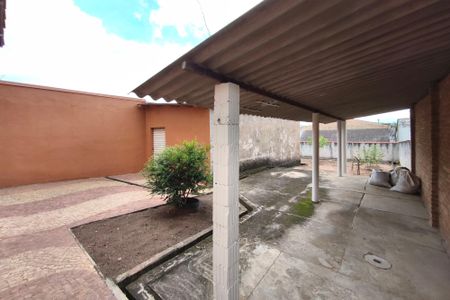 Casa à venda com 171m², 3 quartos e 4 vagas Casa à venda com 171m², 3 quartos e 4 vagasQuintal - Garagem
