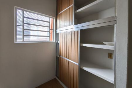 Casa à venda com 171m², 3 quartos e 4 vagas Casa à venda com 171m², 3 quartos e 4 vagasQuarto 4