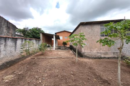 Casa à venda com 171m², 3 quartos e 4 vagas Casa à venda com 171m², 3 quartos e 4 vagasQuintal - Garagem