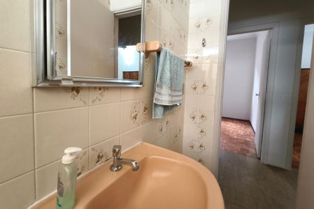 Casa à venda com 171m², 3 quartos e 4 vagas Casa à venda com 171m², 3 quartos e 4 vagasBanheiro Social