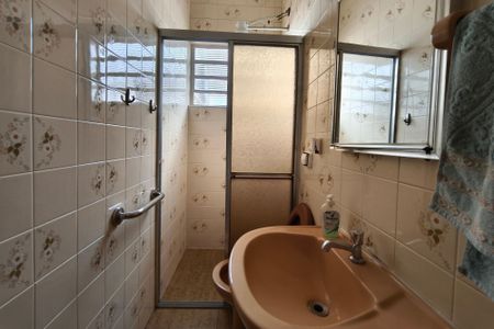 Casa à venda com 171m², 3 quartos e 4 vagas Casa à venda com 171m², 3 quartos e 4 vagasBanheiro Social