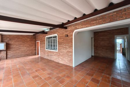 Casa à venda com 171m², 3 quartos e 4 vagas Casa à venda com 171m², 3 quartos e 4 vagasQuintal - Garagem
