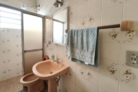 Casa à venda com 171m², 3 quartos e 4 vagas Casa à venda com 171m², 3 quartos e 4 vagasBanheiro Social