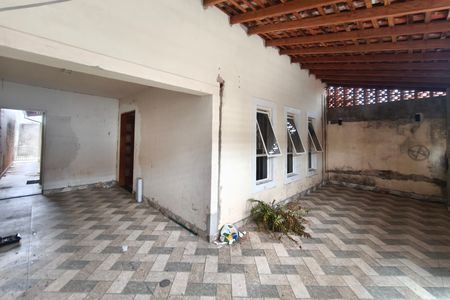Casa à venda com 100m², 3 quartos e 2 vagasQuintal - Garagem