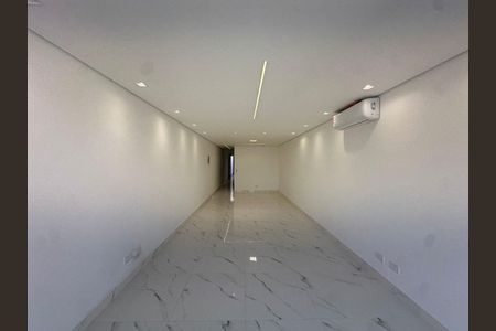 Casa à venda com 3 quartos, 170m² em Parque Sao Domingos, São Paulo