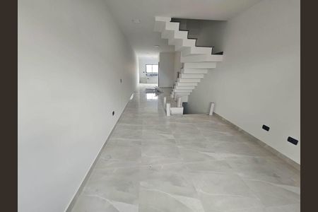Casa à venda com 3 quartos, 166m² em Vila Roque, São Paulo