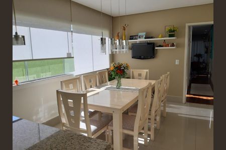 Casa à venda com 3 quartos, 180m² em Parque Sao Domingos, São Paulo