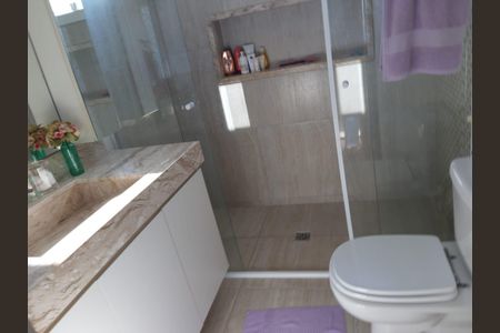 Casa à venda com 3 quartos, 180m² em Parque Sao Domingos, São Paulo