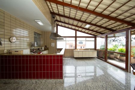 Apartamento à venda com 275m², 3 quartos e 3 vagas Apartamento à venda com 275m², 3 quartos e 3 vagasCOBERTURA