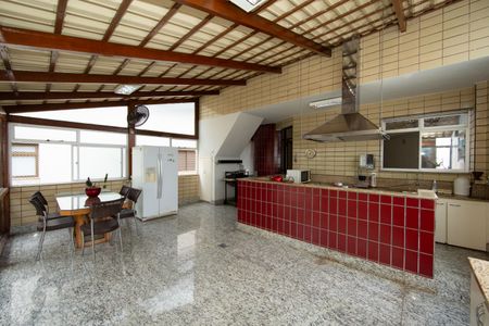 Apartamento à venda com 275m², 3 quartos e 3 vagas Apartamento à venda com 275m², 3 quartos e 3 vagasCOBERTURA